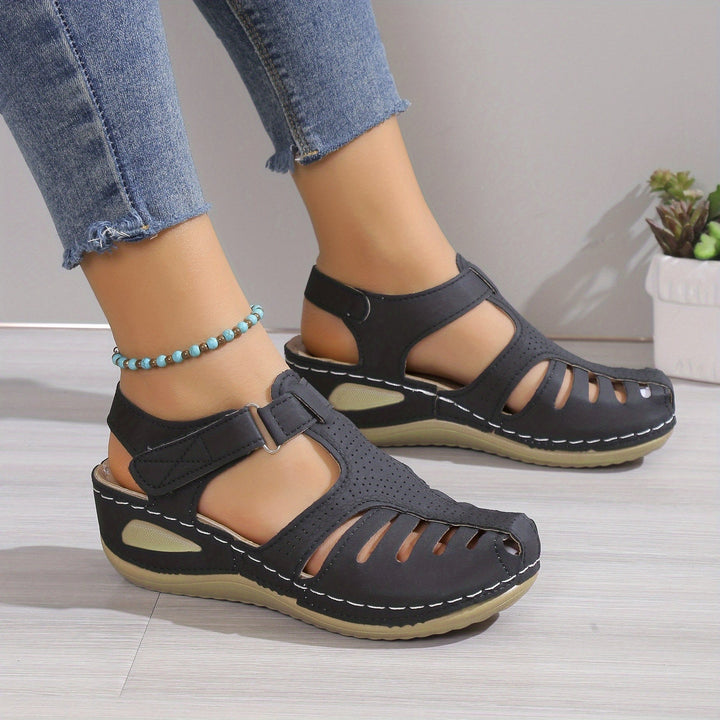 Leni comfort sandals with gentle lift for women