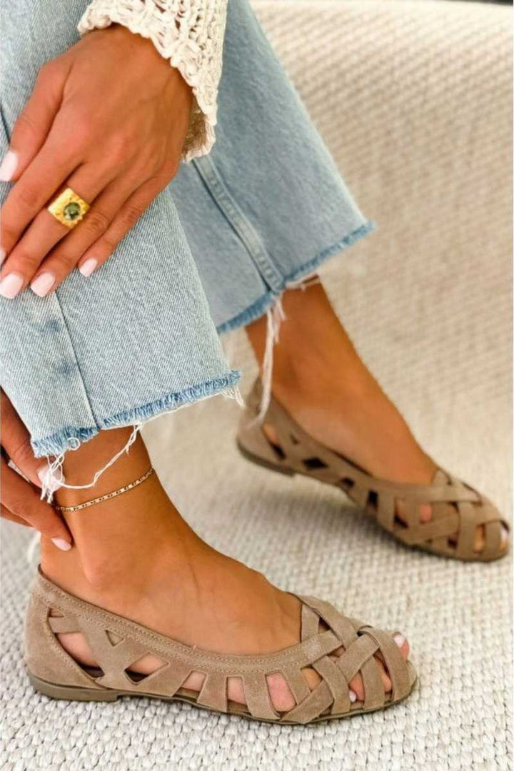 Hina flat sandals for women