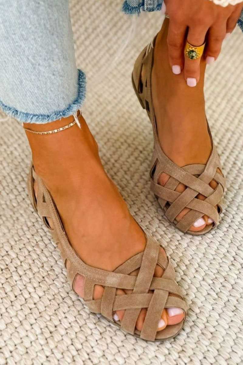 Hina flat sandals for women