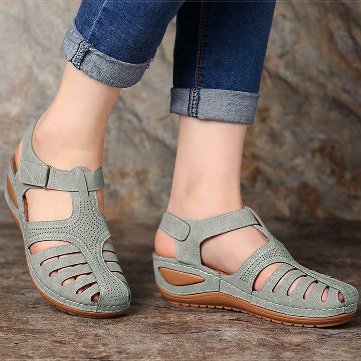 Leni comfort sandals with gentle lift for women