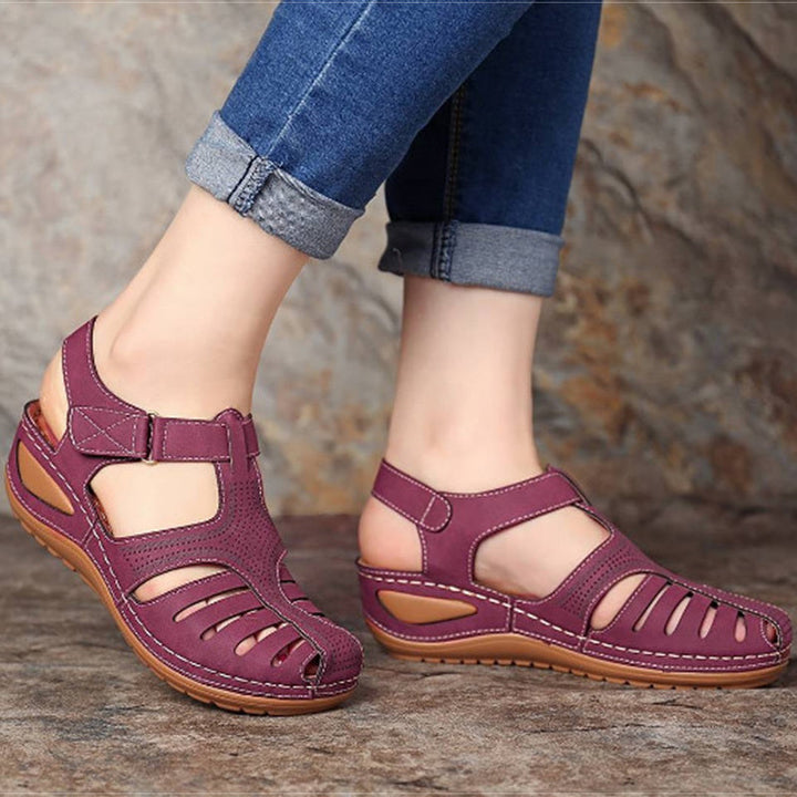 Leni comfort sandals with gentle lift for women
