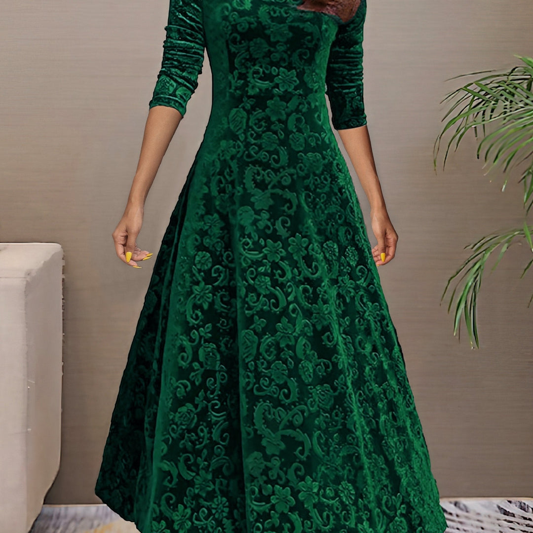 Denise | Velvet Holiday Dress with Timeless Elegance