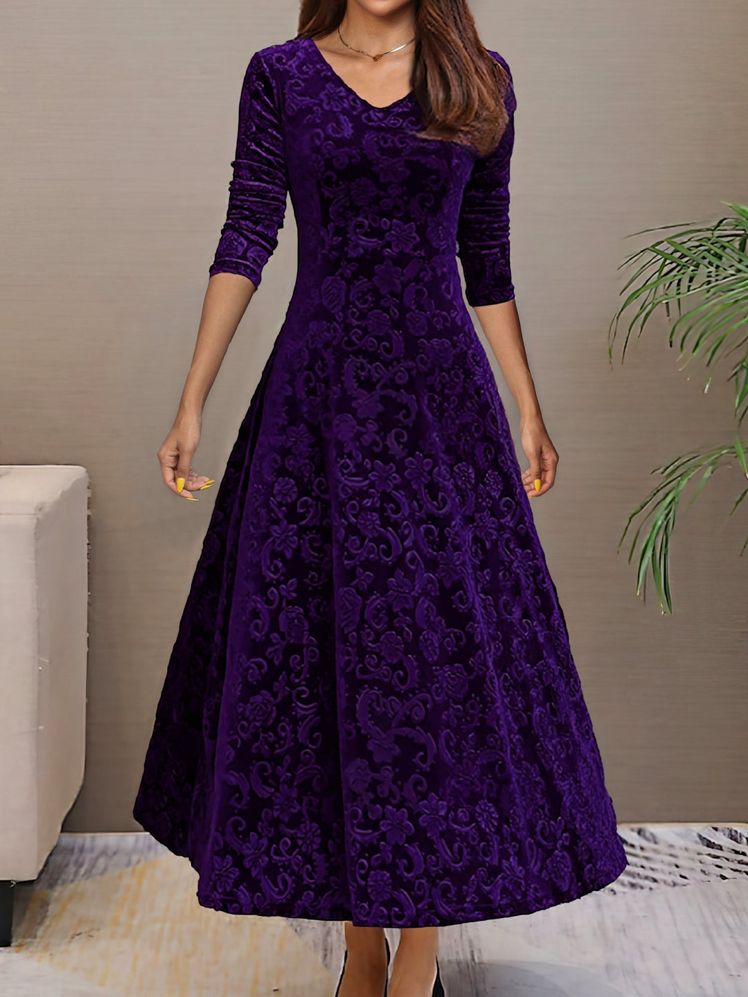 Denise | Velvet Holiday Dress with Timeless Elegance