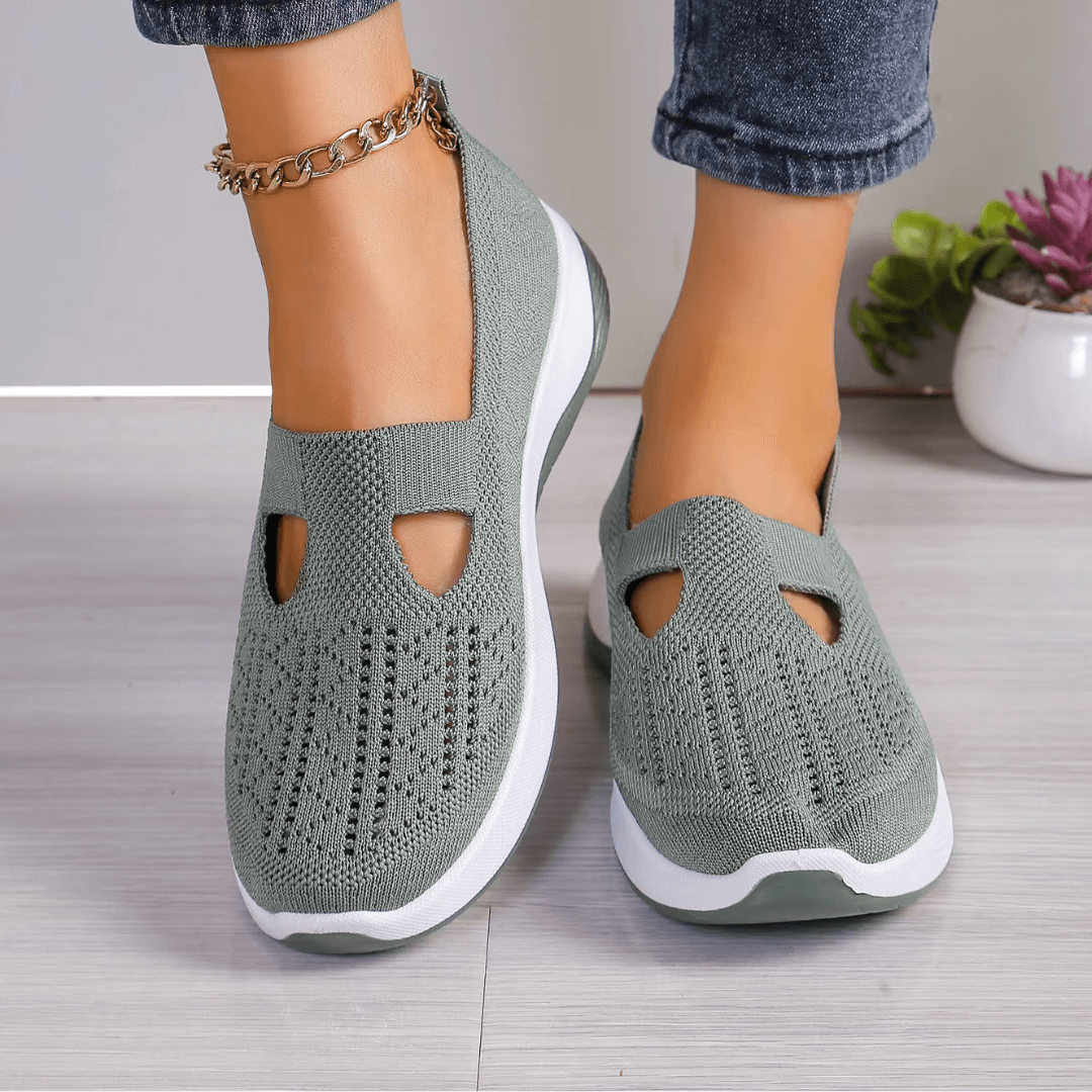 Cloudy cushioned slip-on shoes for women
