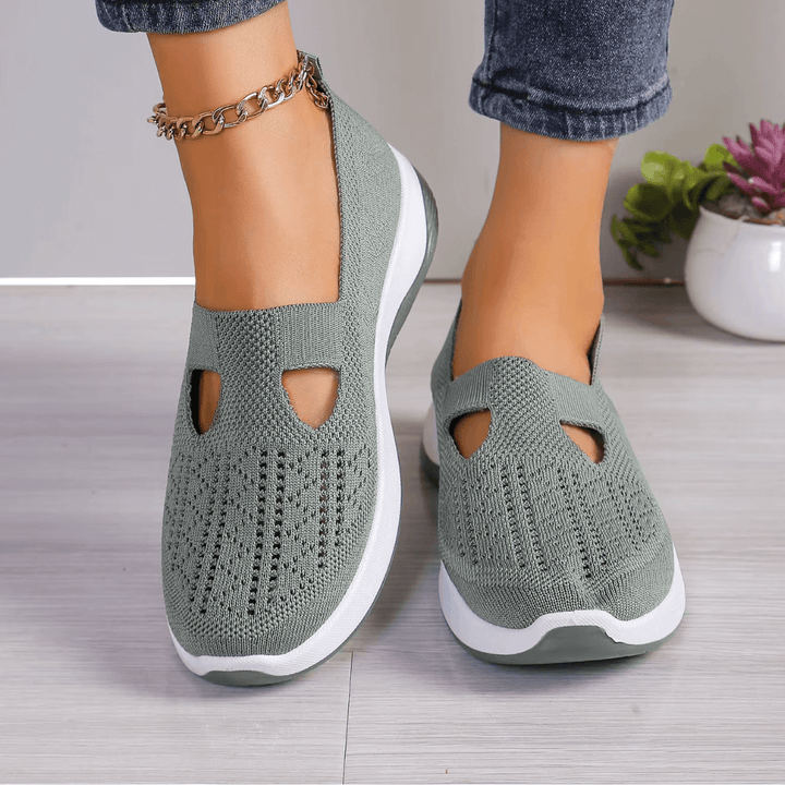 Cloudy cushioned slip-on shoes for women