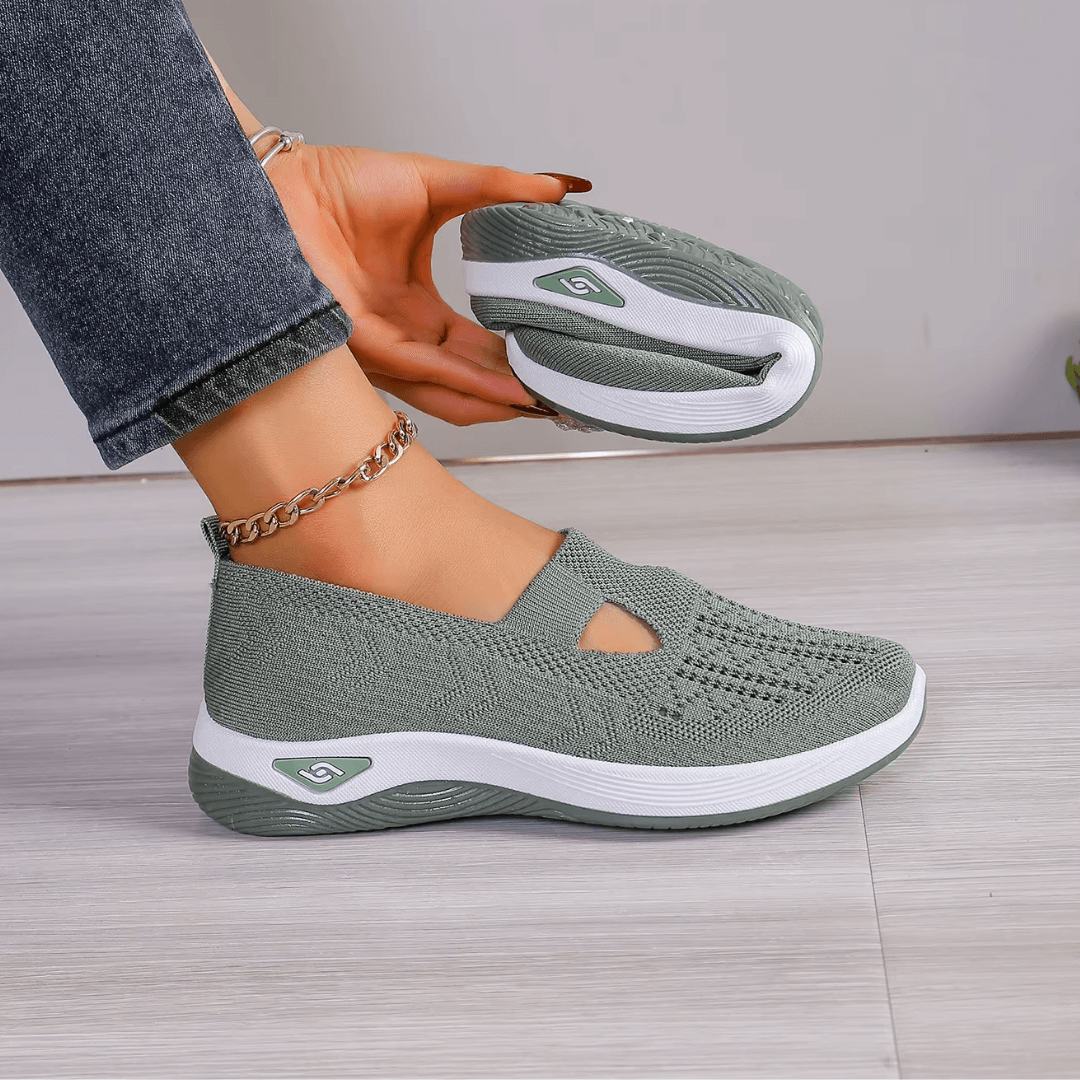 Cloudy cushioned slip-on shoes for women