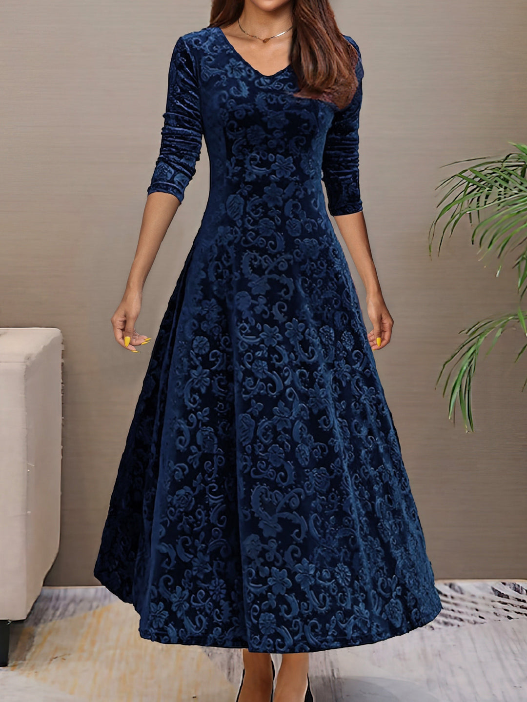 Denise | Velvet Holiday Dress with Timeless Elegance