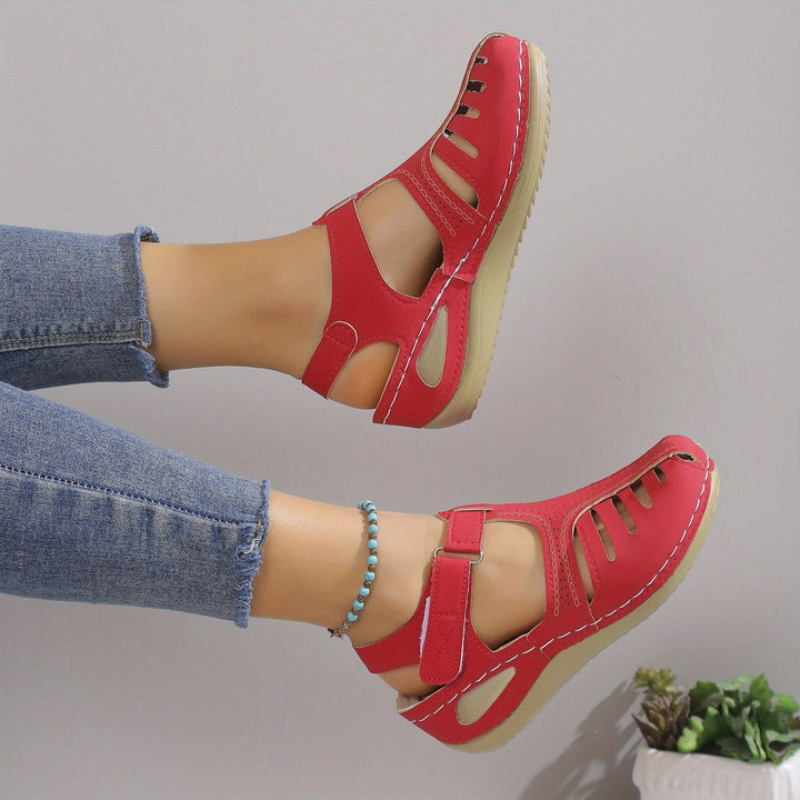 Leni comfort sandals with gentle lift for women