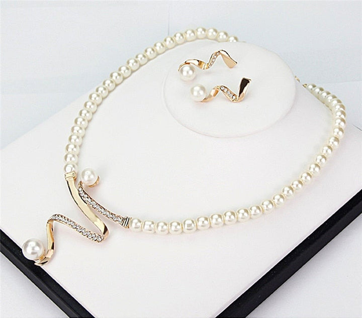 Pearl Necklace &amp; Earrings Set