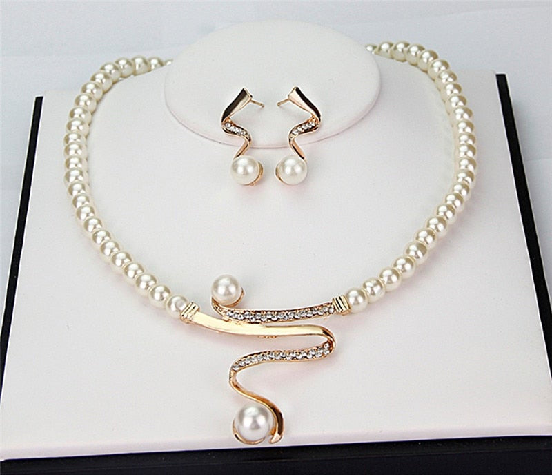 Pearl Necklace &amp; Earrings Set