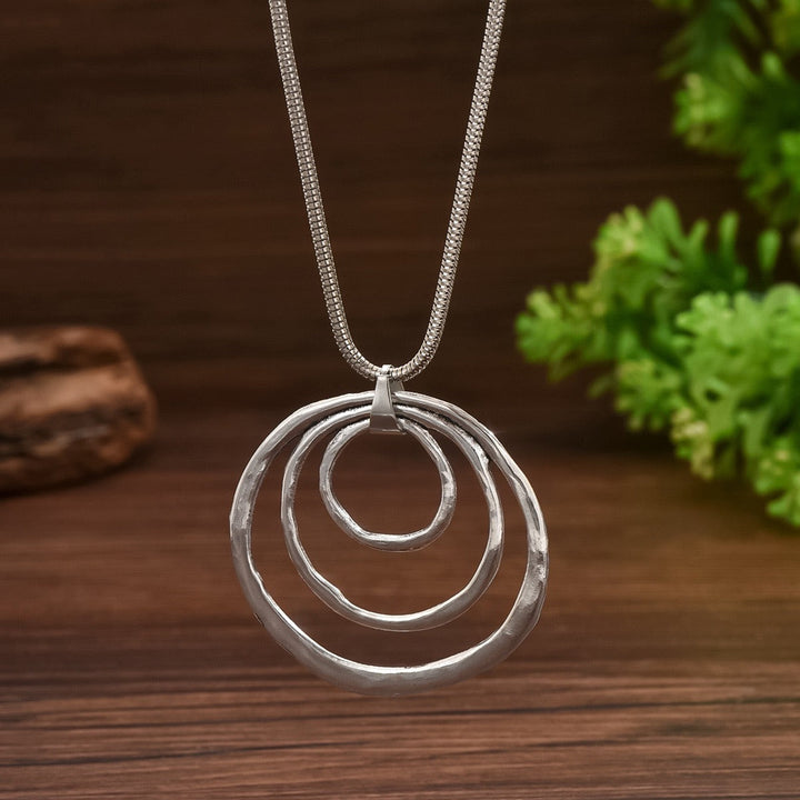 Retro Circle Pendant Necklace