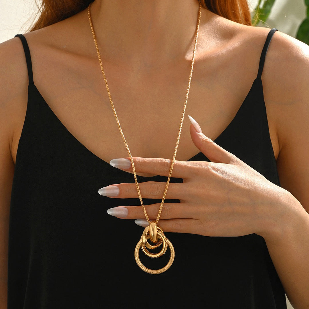 Retro Circle Pendant Necklace