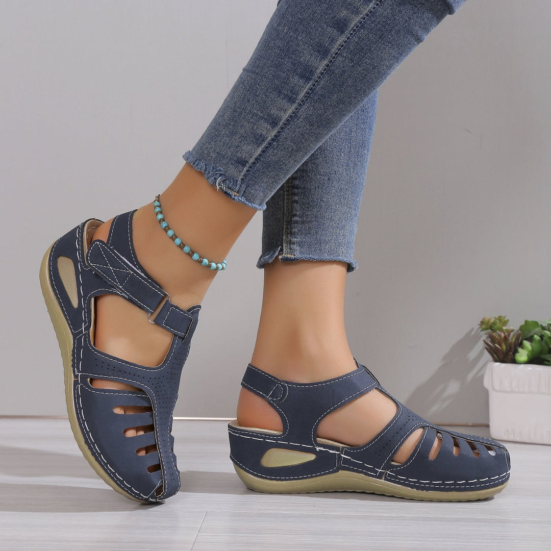 Leni comfort sandals with gentle lift for women