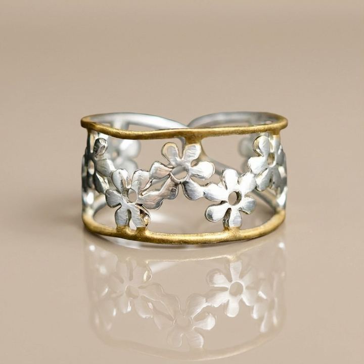 Irregular Flower Ring with Hollow Pattern