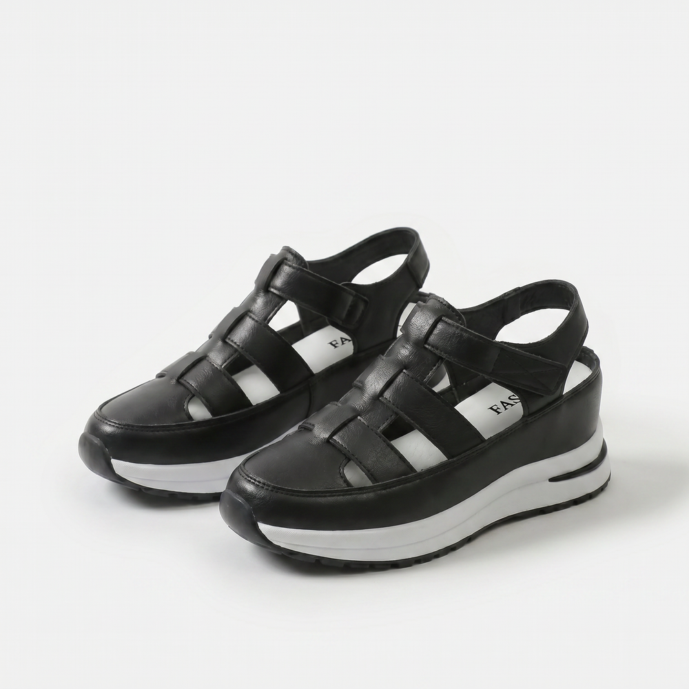 Loni perfectly cushioned sandals for women