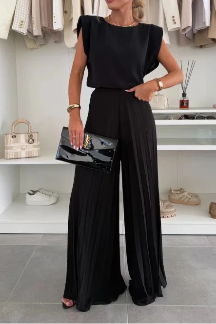 Marian - Elegant Pleated Set
